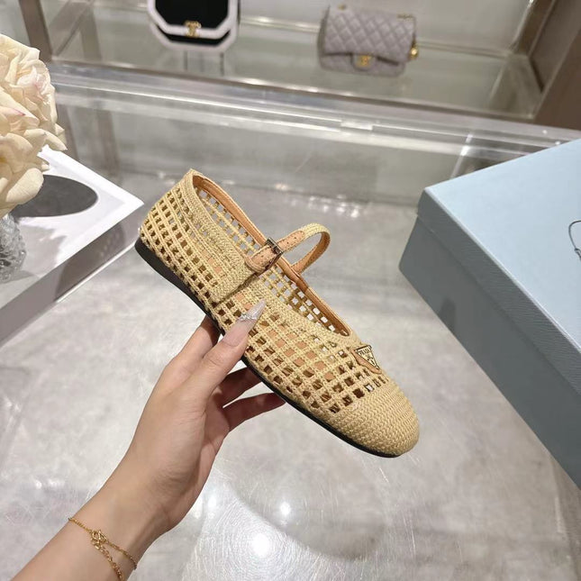 PRADA 26S LOGO PLAQUE MARY JANE FLATS IN BEIGE WOVEN FIBER