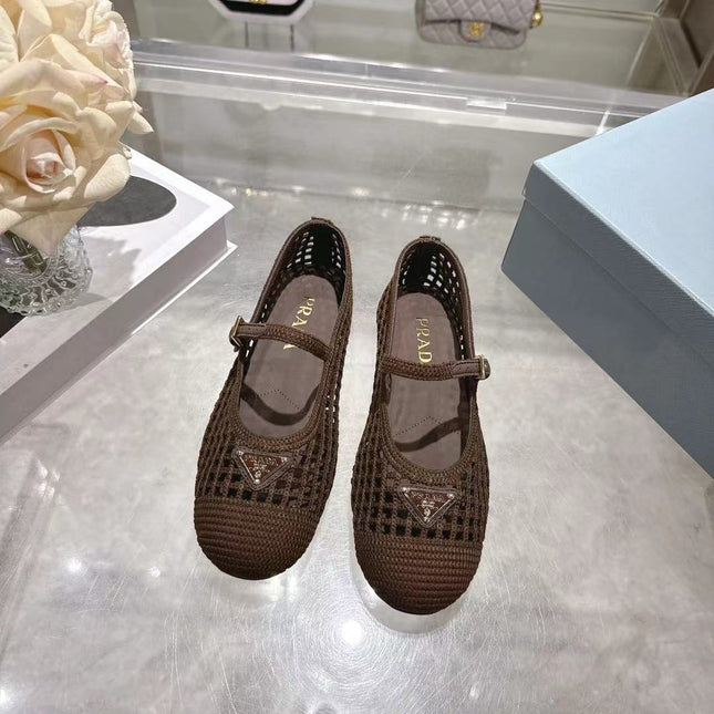 PRADA 26S LOGO PLAQUE MARY JANE FLATS IN DARK BROWN WOVEN FIBER