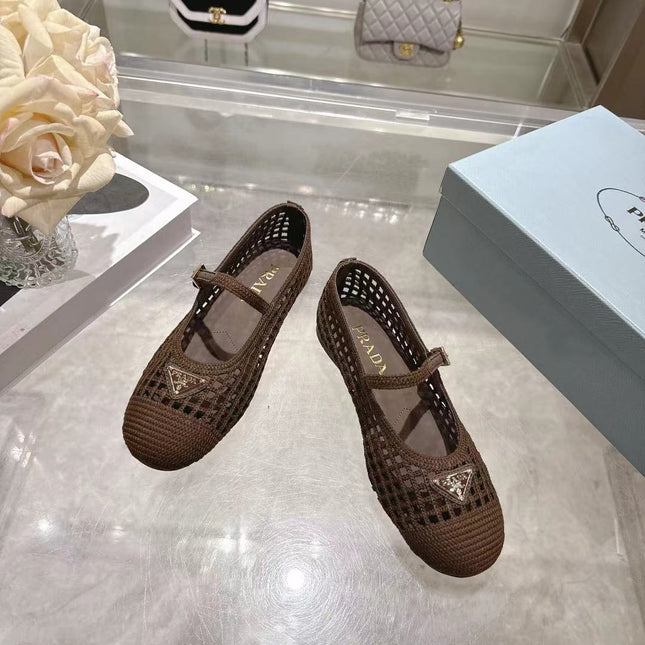 PRADA 26S LOGO PLAQUE MARY JANE FLATS IN DARK BROWN WOVEN FIBER