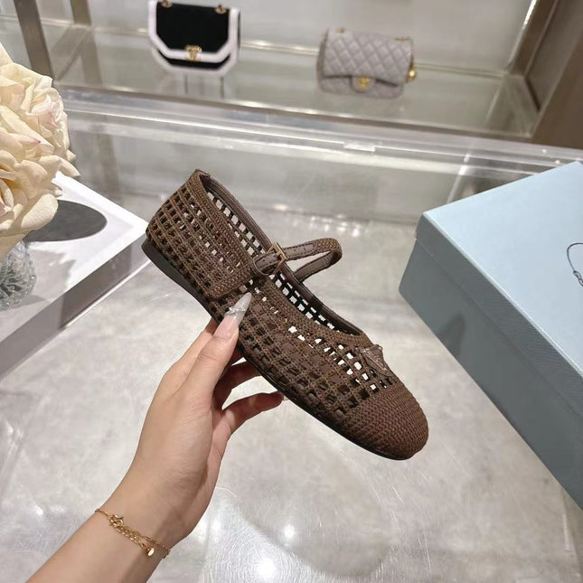 PRADA 26S LOGO PLAQUE MARY JANE FLATS IN DARK BROWN WOVEN FIBER