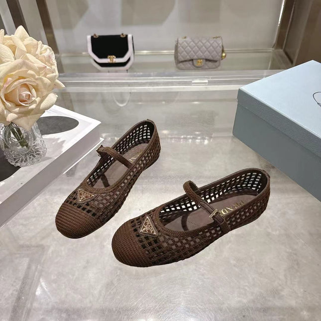 PRADA 26S LOGO PLAQUE MARY JANE FLATS IN DARK BROWN WOVEN FIBER