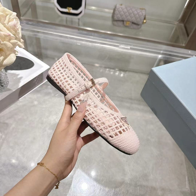 PRADA 26S LOGO PLAQUE MARY JANE FLATS IN LIGHT PINK WOVEN FIBER