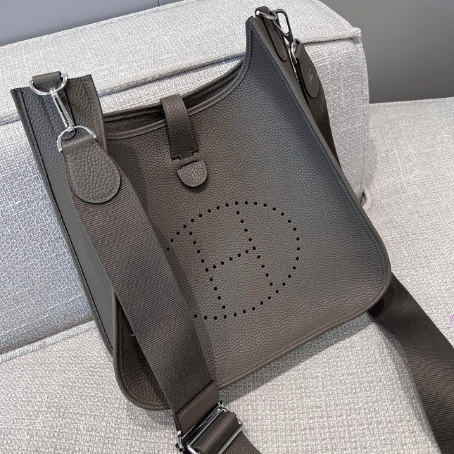 HM 26S EVELYNE BAG 29CM IN DARK BROWN CALFSKIN