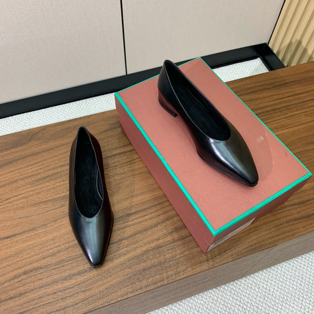 LP 26S BALLET FLATS IN BLACK CALFSKIN