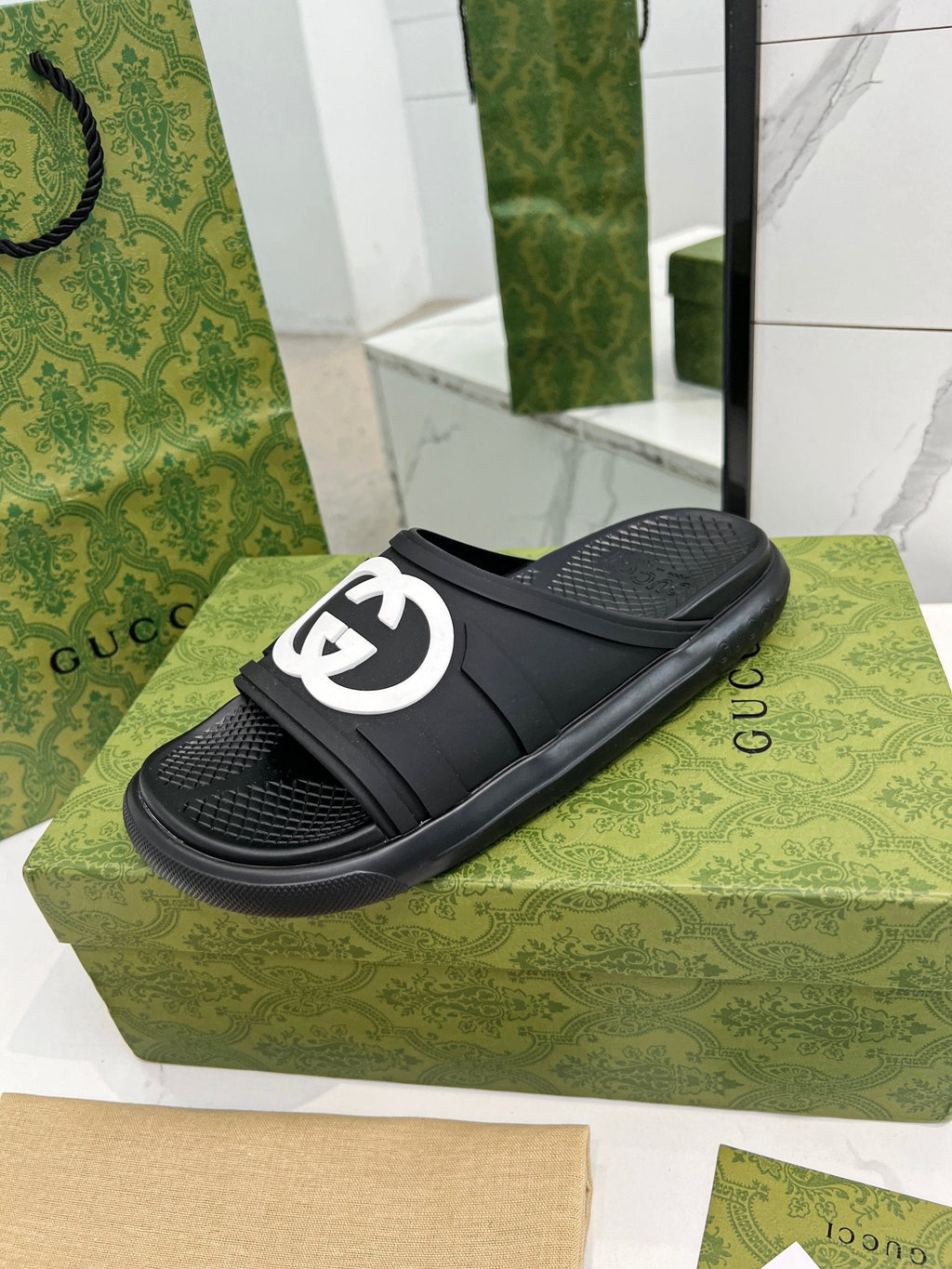 PLATFORM SLIPPERS IN BLACK IMPORTED TPU