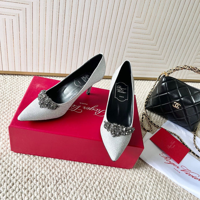 EFFLORESCENCE PUMPS IN SILVER GLITTER FABRIC