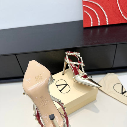 VALENTINO 26S ROCKSTUD SLINGBACK PUMPS 100 MM IN LIGHT METALLIC GOLD CALFSKIN
