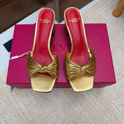 VALENTINO 26S BLOCK-HEEL SANDALS 65 MM IN METALLIC GOLD CALFSKIN