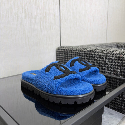 CHANEL 26S SLIDE SANDALS IN BLACK AND BLUE SHEARLING OPEN TOE