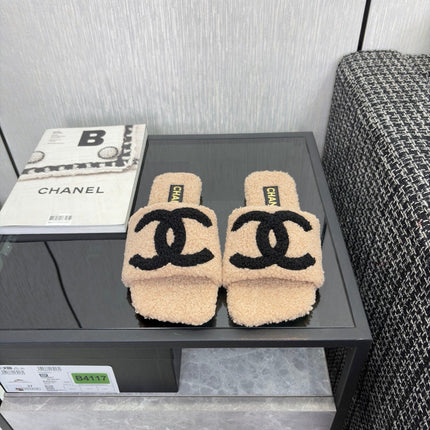 CHANEL 26S SLIDE SANDALS IN BLACK AND BEIGE SHEARLING SQUARE TOE
