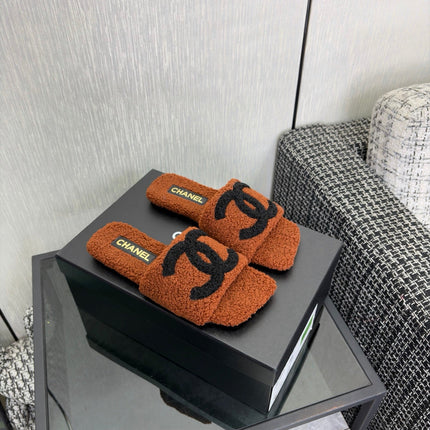 CHANEL 26S SLIDE SANDALS IN ORANGE BROWN AND BLACK SHEARLING SQUARE TOE