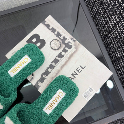 CHANEL 26S SLIDE SANDALS IN GREEN AND WHITE SHEARLING SQUARE TOE