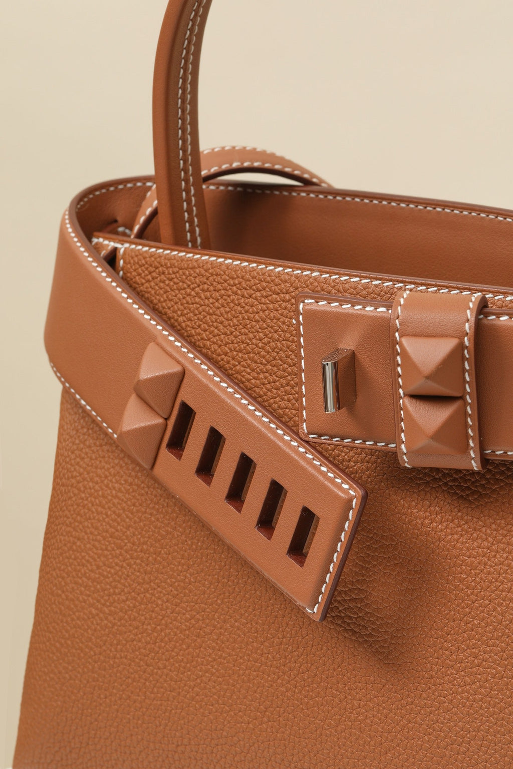 HM 25S MEDOR 27 CM IN CARAMEL BROWN TOGO