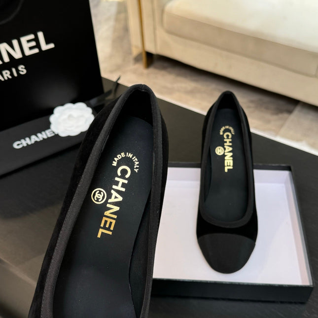 CHANEL 25S PUMP 85MM IN BLACK SUEDE AND FABRIC PEARL ACCENTS