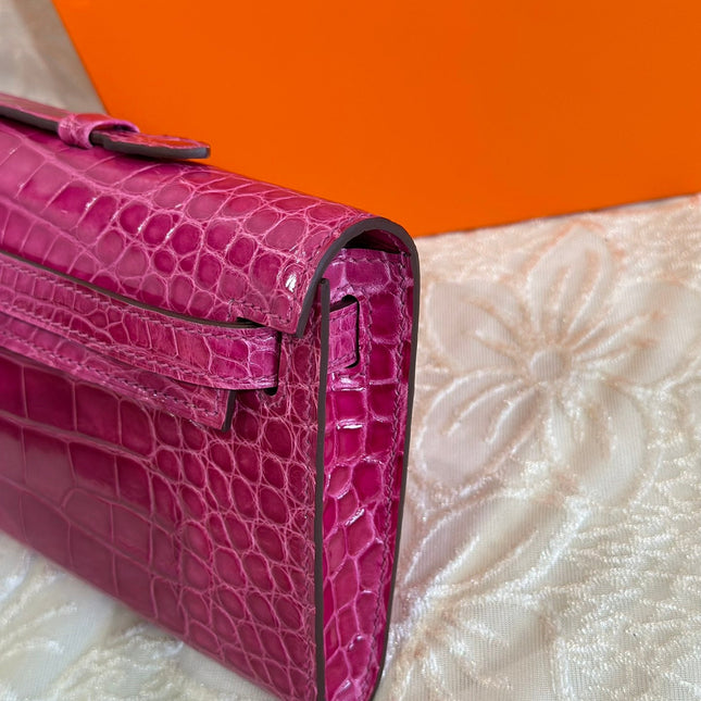 KELLY CUT 31 IN MAGENTA PURPLE SHINNY ALLIGATOR LEATHER WITH SILVER HARDWARE