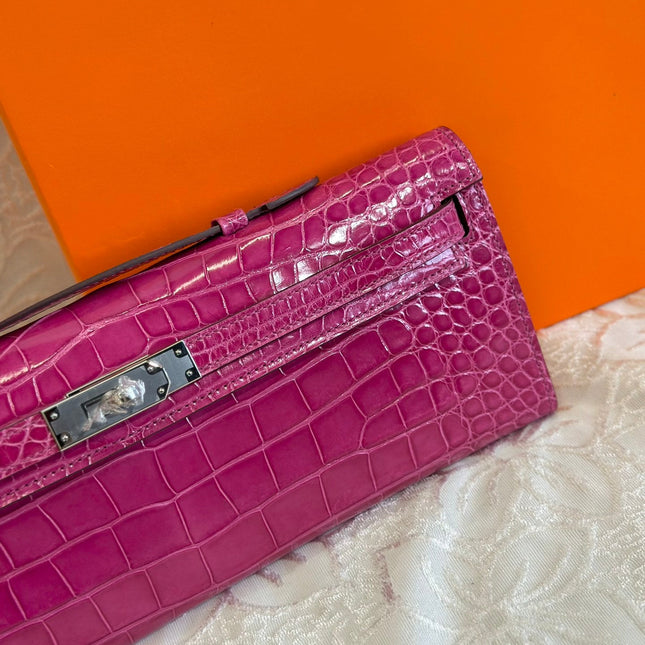 KELLY CUT 31 IN MAGENTA PURPLE SHINNY ALLIGATOR LEATHER WITH SILVER HARDWARE
