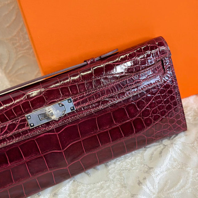 KELLY CUT 31 IN SANGRIA PURPLE SHINNY ALLIGATOR LEATHER WITH SILVER HARDWARE