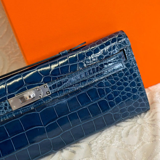 KELLY CUT 31 IN NAVY BLUE SHINNY ALLIGATOR LEATHER WITH SILVER HARDWARE