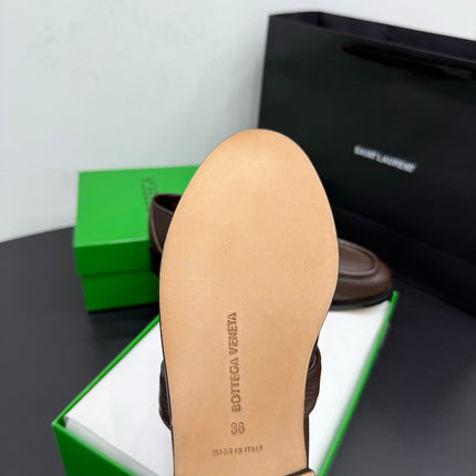 BOTTEGA VENETA 26S LOAFERS IN BROWN GRAINED CALFSKIN WITH GOLD HARDWARE