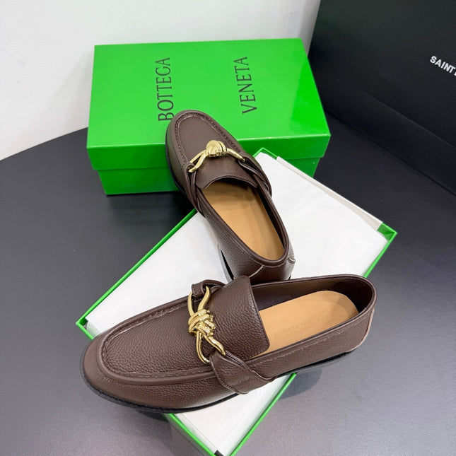 BOTTEGA VENETA 26S LOAFERS IN BROWN GRAINED CALFSKIN WITH GOLD HARDWARE