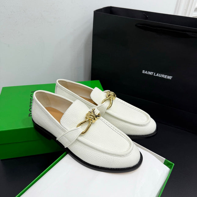 BOTTEGA VENETA 26S LOAFERS IN WHITE GRAINED CALFSKIN WITH GOLD HARDWARE