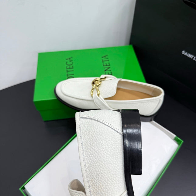 BOTTEGA VENETA 26S LOAFERS IN WHITE GRAINED CALFSKIN WITH GOLD HARDWARE