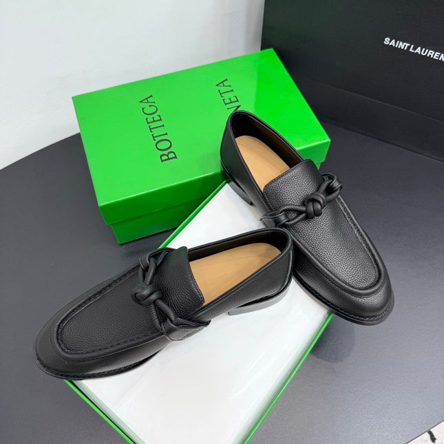 BOTTEGA VENETA 26S LOAFERS IN BLACK GRAINED CALFSKIN