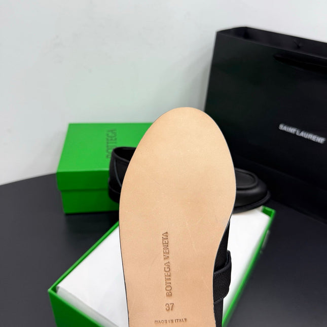 BOTTEGA VENETA 26S LOAFERS IN BLACK GRAINED CALFSKIN