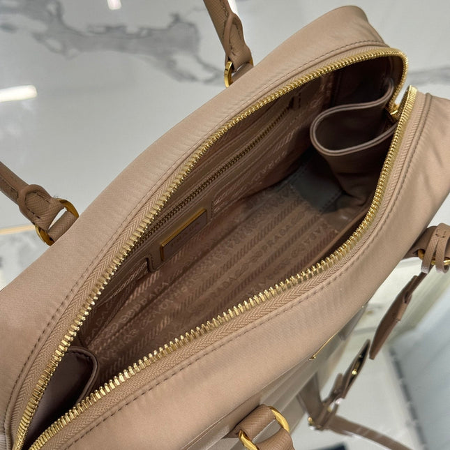 MEDIUM TOP HANDLE BAG 30 IN DRIED MOSS NYLON AND CALFSKIN TRIM
