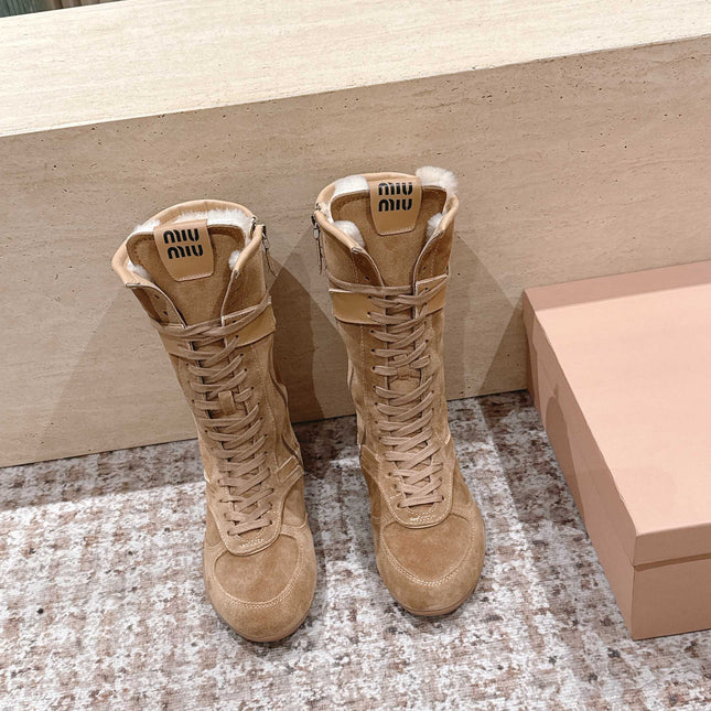 MIUMIU 25S ANKLE BOOTS IN LIGHT BROWN SUEDE WITH SHEARLING