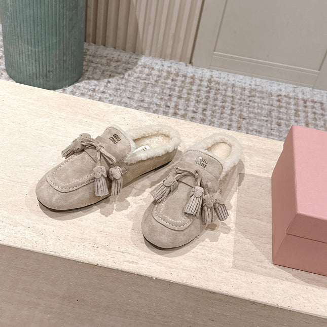 MIUMIU 25S MULES IN DESERT BEIGE SUEDE WITH SHEARLING