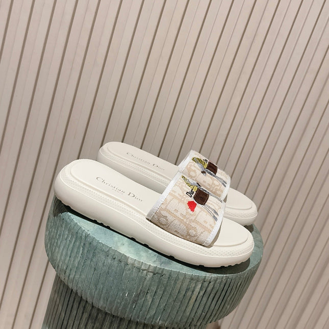DIOR 26S SLIDE SANDALS IN BEIGE MONOGRAM EMBROIDERED CANVAS