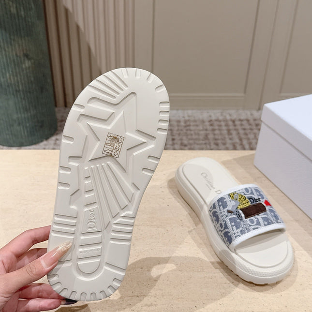 DIOR 26S SLIDE SANDALS IN WHITE MONOGRAM EMBROIDERED CANVAS