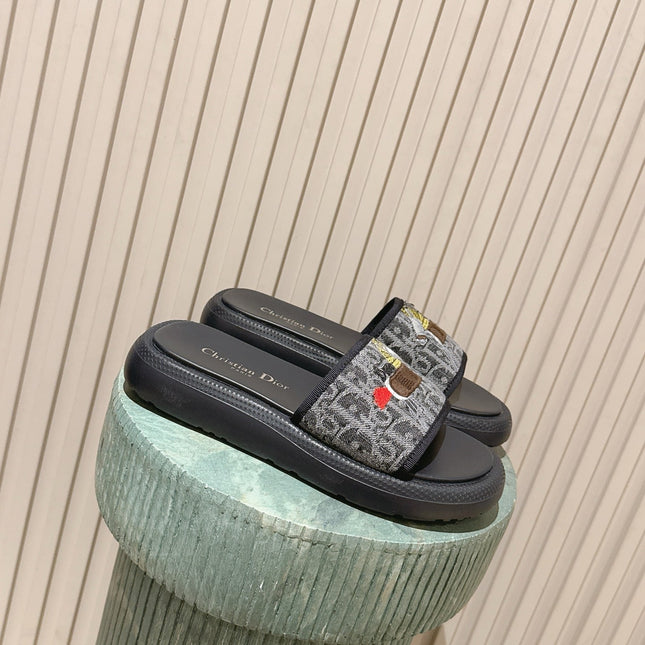 DIOR 26S SLIDE SANDALS IN GREY MONOGRAM EMBROIDERED CANVAS
