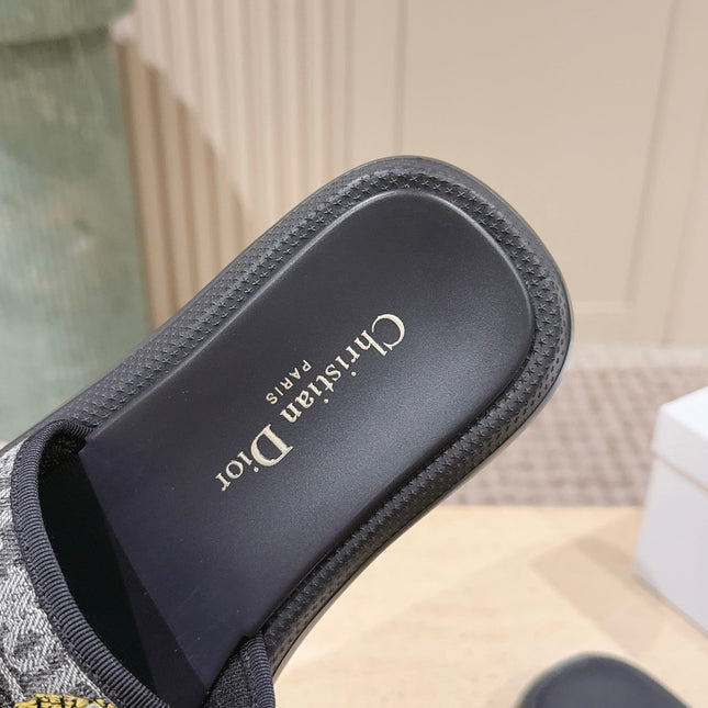 DIOR 26S SLIDE SANDALS IN GREY MONOGRAM EMBROIDERED CANVAS