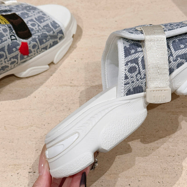 DIOR 26S DOUBLE STRAP SLIDE SANDALS IN LIGHT GREY MONOGRAM CANVAS