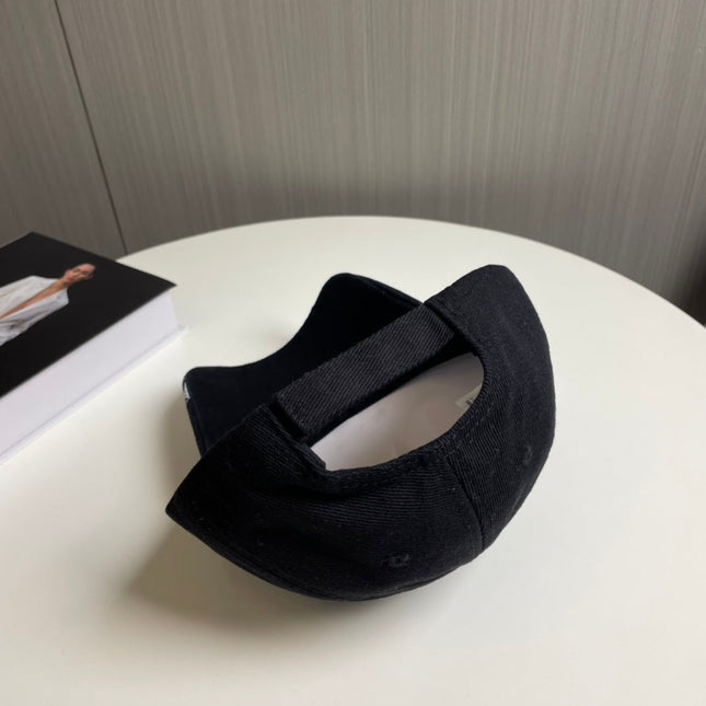 EMBROIDERED BASEBALL CAP IN BLACK CANVAS