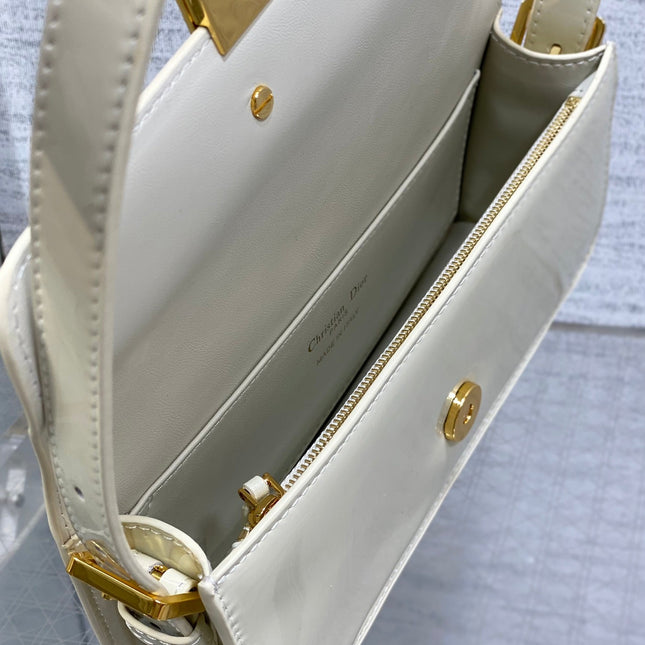 FLAP BAG 18 IN WHITE PATENT CALFSKIN