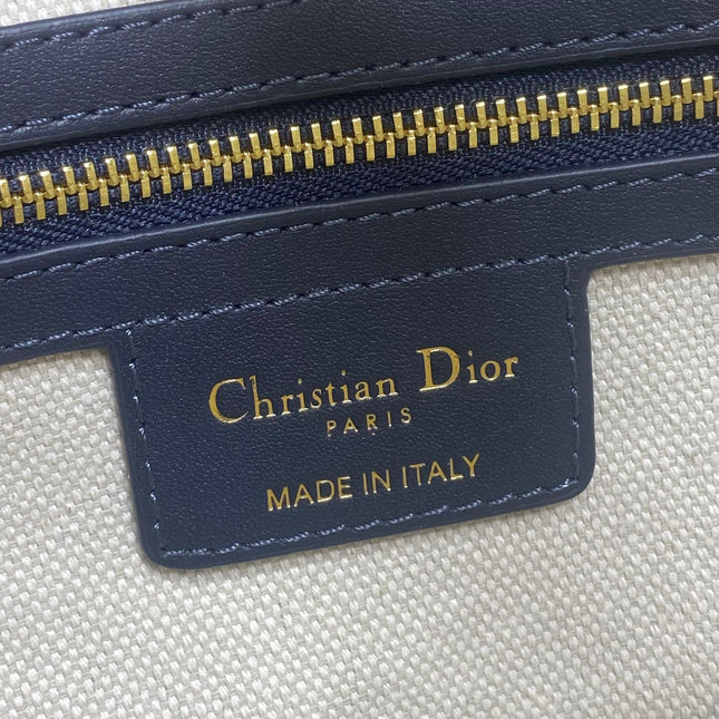 DIOR 25S MEDIUM SOFT SADDLE BAG 25 IN BLUE DIOR OBLIQUE JACQUARD AND SMOOTH CALFSKIN