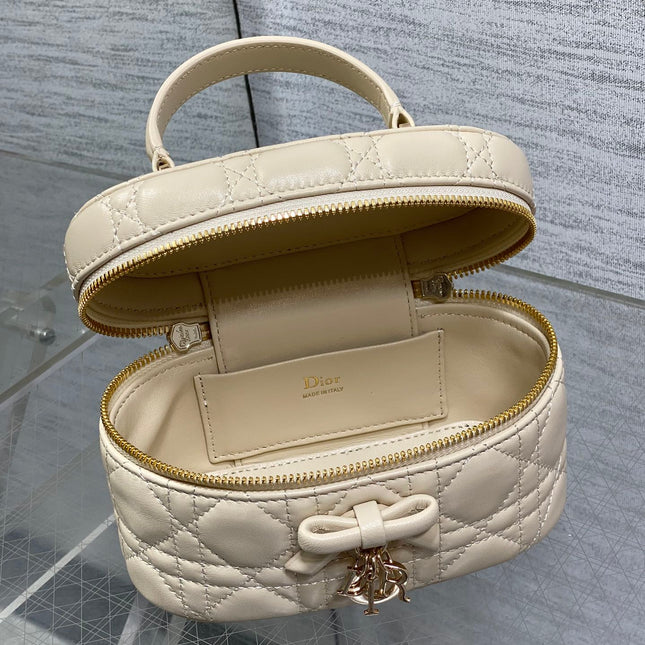 DIOR 26S MINI VANITY 17 IN BEIGE LAMBSKIN
