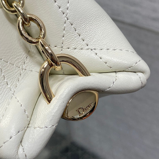 DIOR 26S TRIANON BAG 18 IN WHITE LAMBSKIN