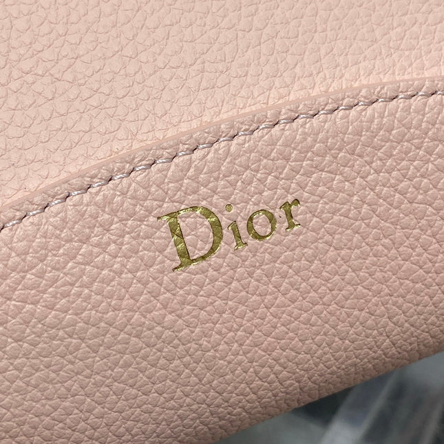 DIOR 26S MEDAILLON BUCKET BAG 26 IN LIGHT PINK CALFSKIN