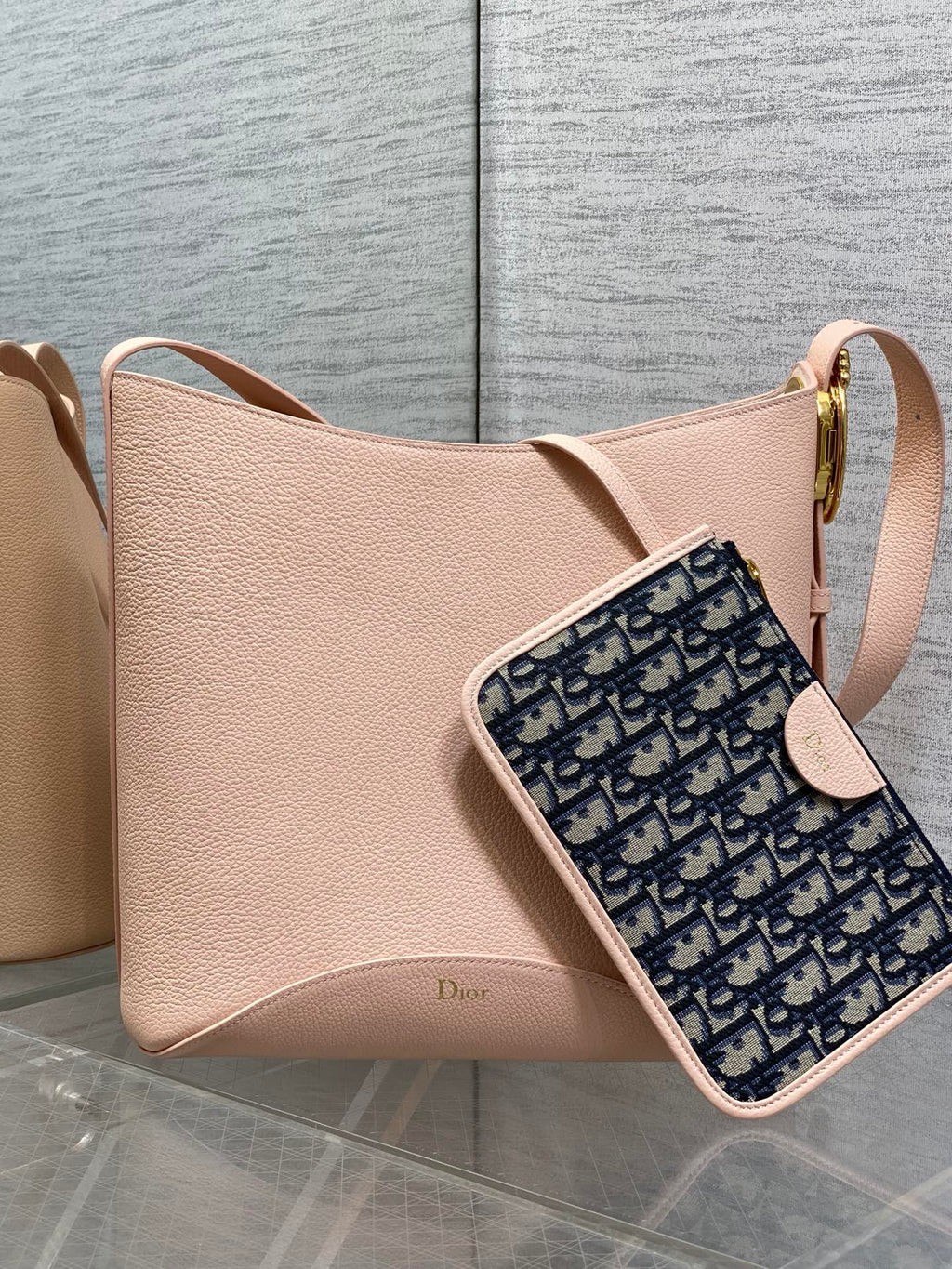 DIOR 26S MEDAILLON BUCKET BAG 26 IN LIGHT PINK CALFSKIN