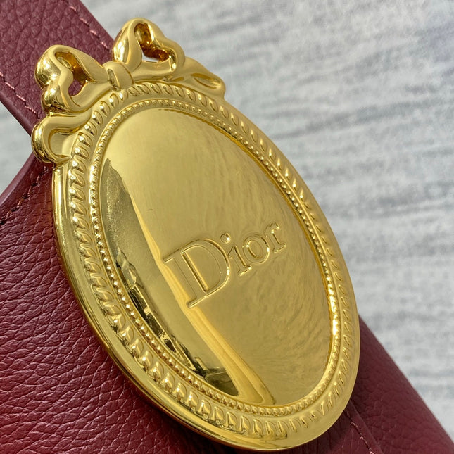 DIOR 26S MEDAILLON BUCKET BAG 26 IN DARK RED CALFSKIN