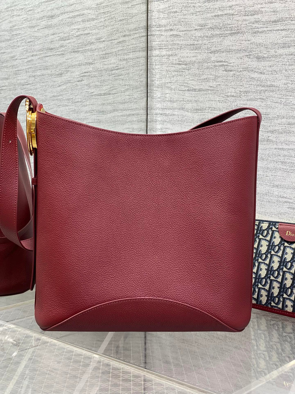 DIOR 26S MEDAILLON BUCKET BAG 26 IN DARK RED CALFSKIN