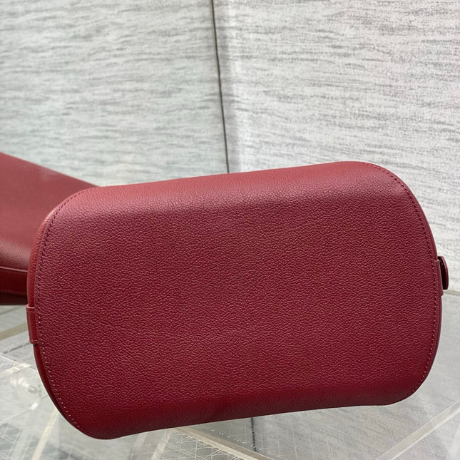 DIOR 26S MEDAILLON BUCKET BAG 26 IN DARK RED CALFSKIN