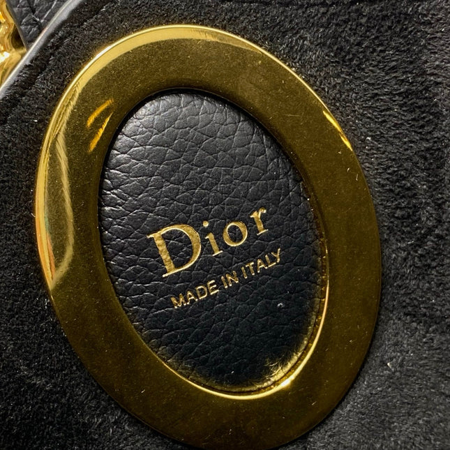 DIOR 26S MEDAILLON BUCKET BAG 26 IN BLACK CALFSKIN
