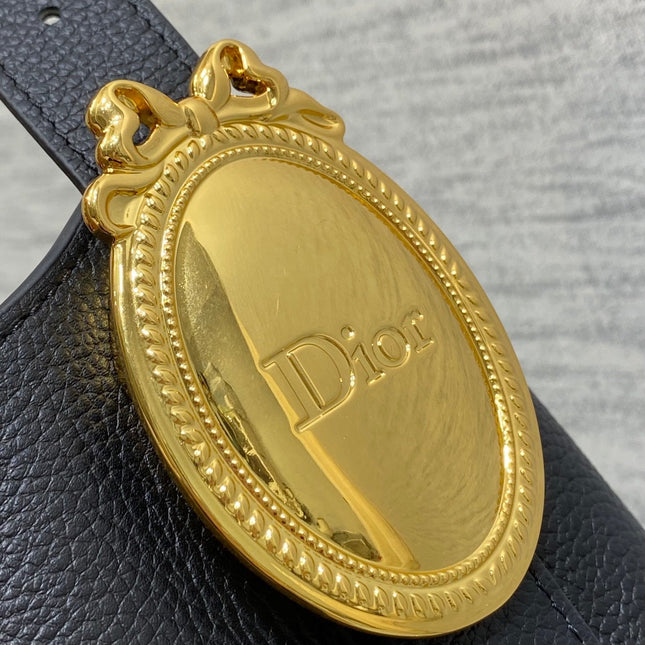 DIOR 26S MEDAILLON BUCKET BAG 26 IN BLACK CALFSKIN