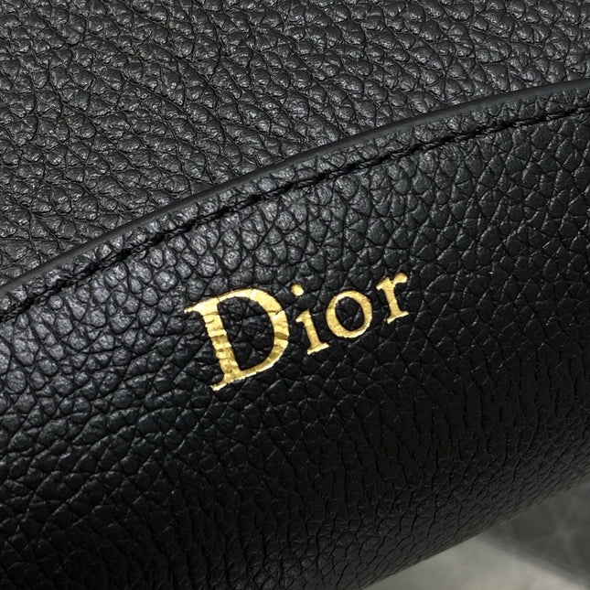 DIOR 26S MEDAILLON BUCKET BAG 26 IN BLACK CALFSKIN