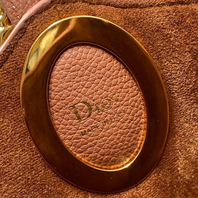 DIOR 26S MEDAILLON BUCKET BAG 26 IN LIGHT BROWN CALFSKIN